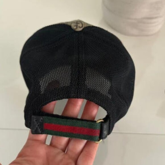 Authentic Gucci Cap with Box – Red Serpent Design – Excellent Condition - Picture 3 of 6
